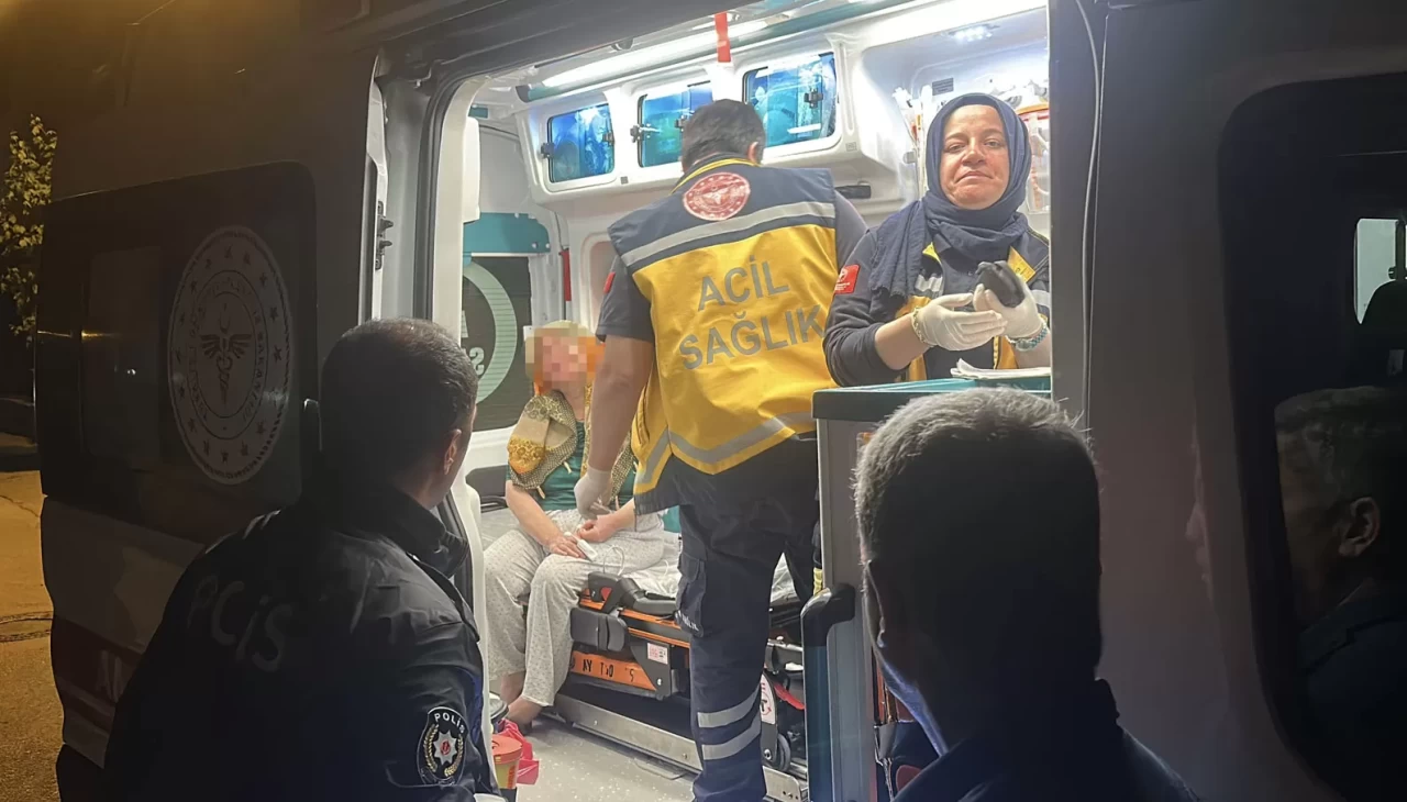 Sarhoş kadın sevgilisinden ayrılınca annesini rehin aldı