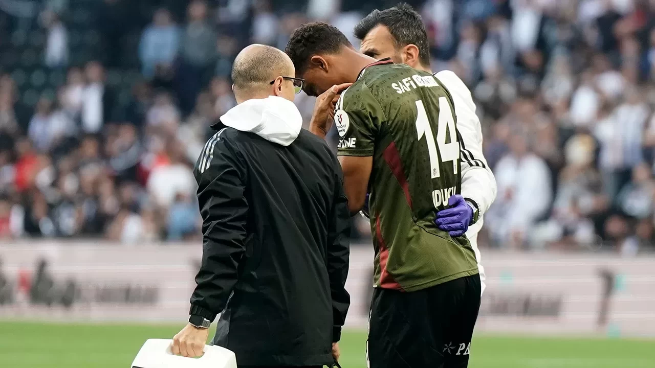 Beşiktaş’a iki kötü haber: Chamberlain ve Uduokhai devam edemedi