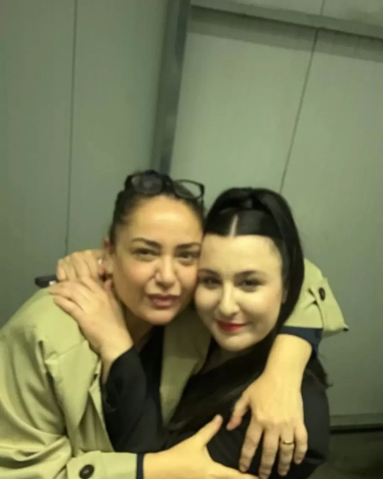 Sibel Taşçıoğlu, Yasemin Sakallıoğlu’na övgü: "Kahkaha garantili!"