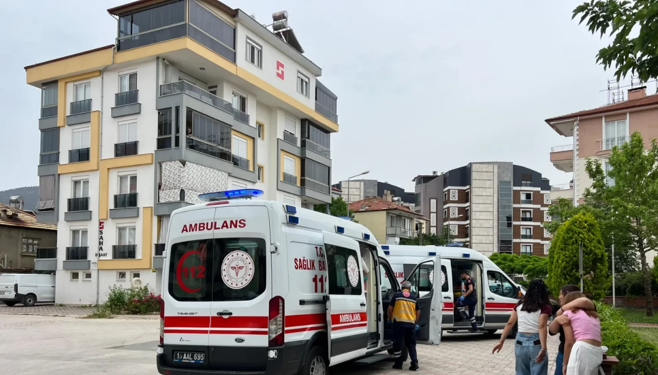 Liseli kızların sosyal medya kavgası kanlı bitti