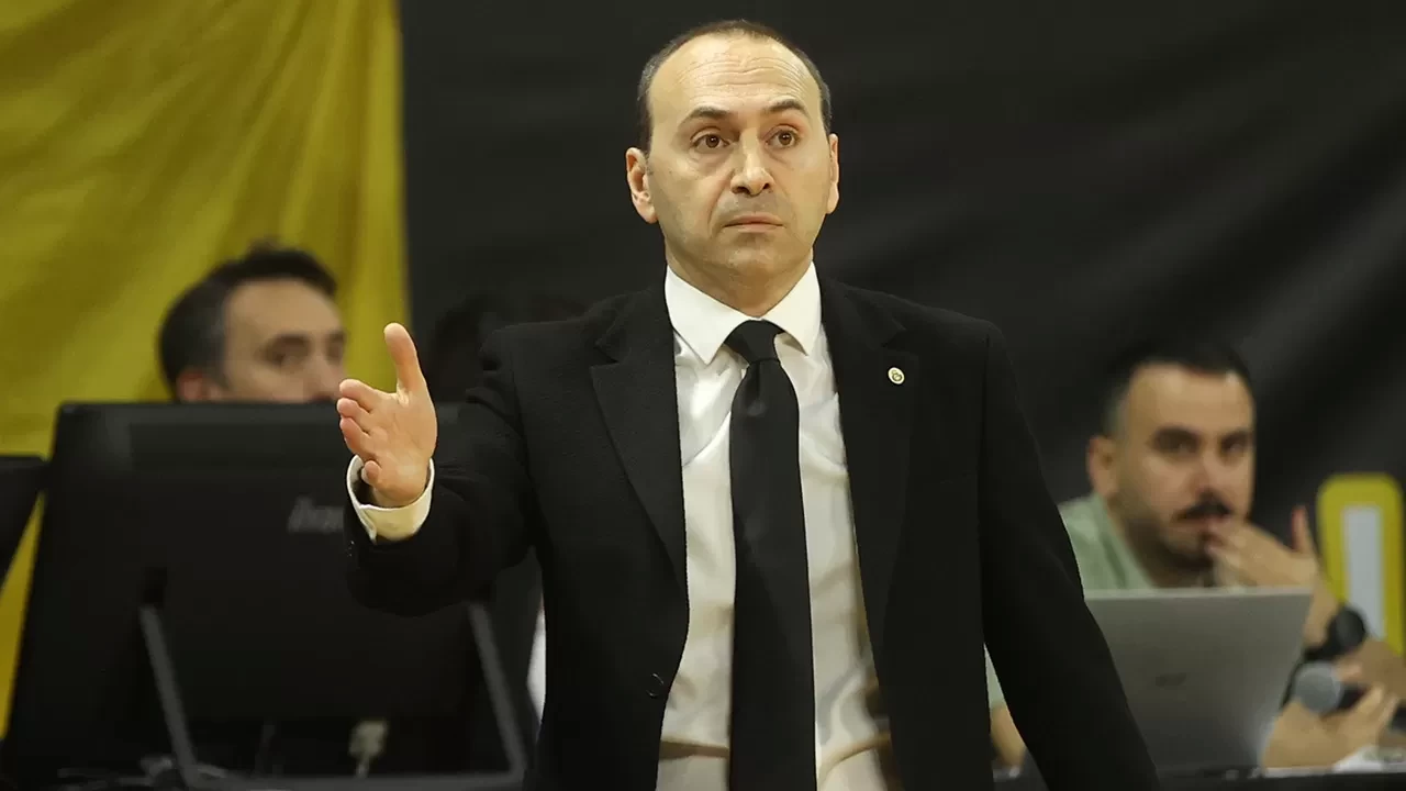 Galatasaray Erkek Basketbol Takımı Başantrenörü Yakup Sekizkök: “Galatasaray, Avrupa basketbolunun zirvesini hak ediyor”