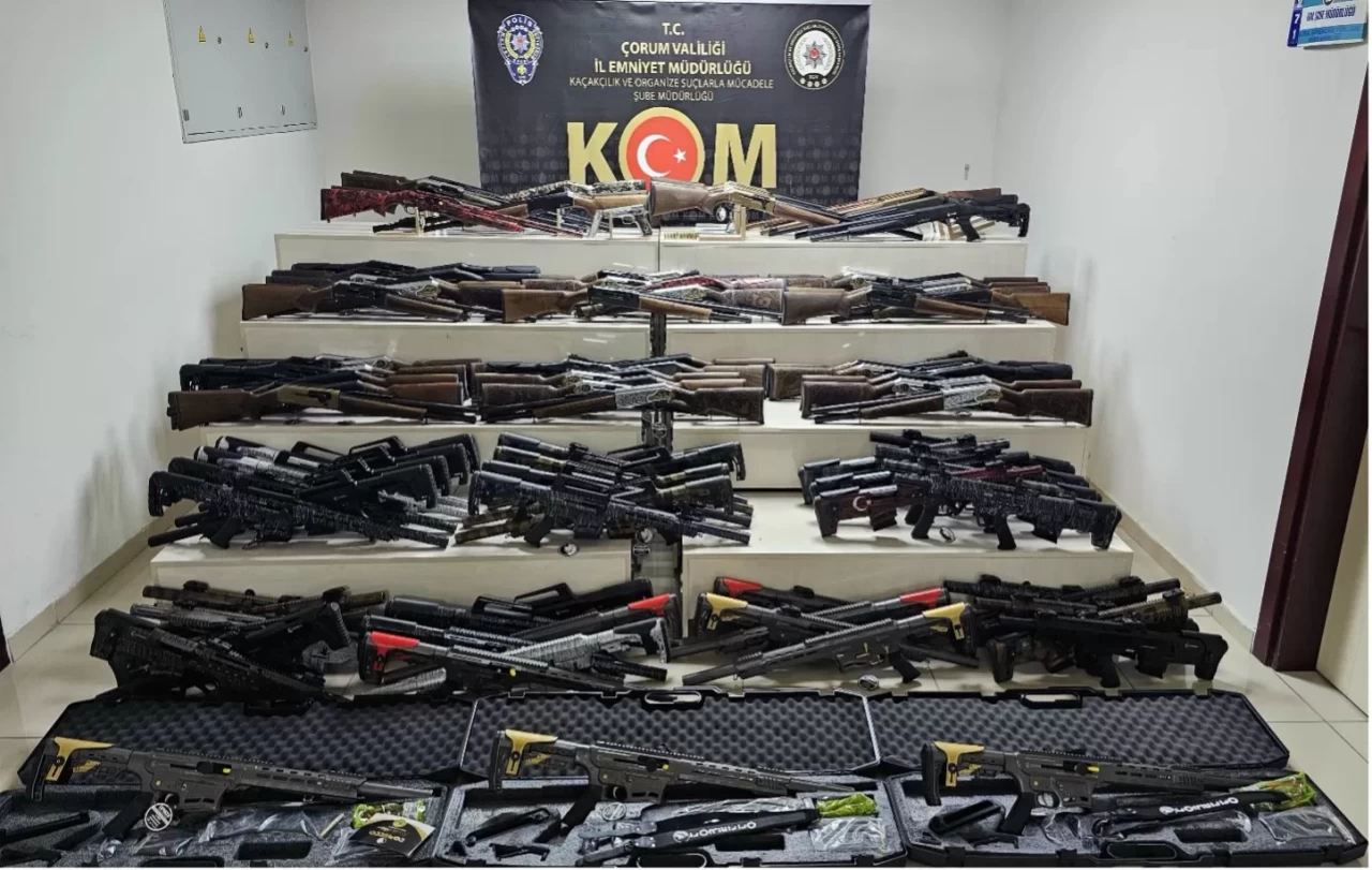 Yol kontrol noktasında 118 av tüfeği ele geçirildi!