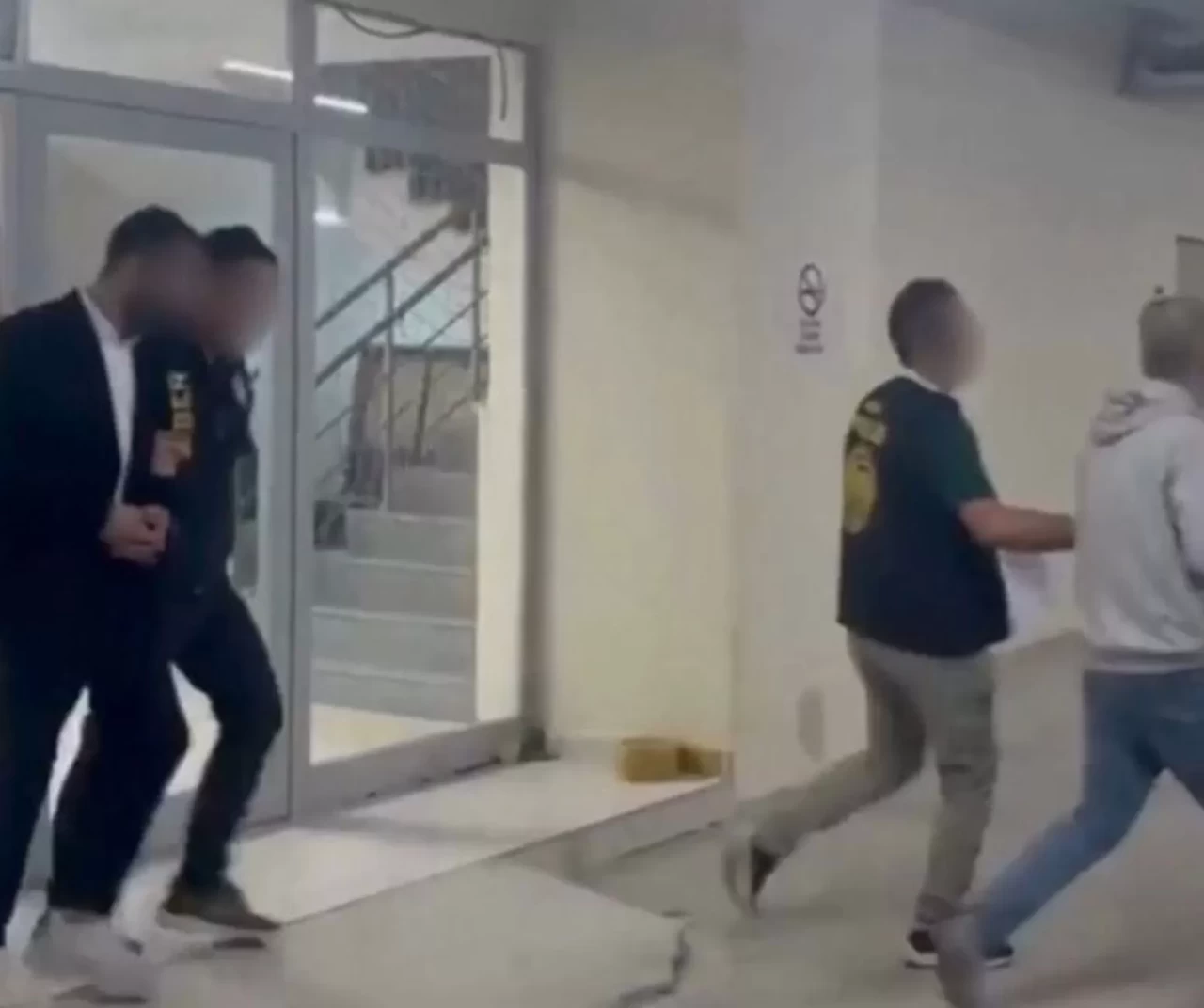 10 kişilik dolandırıcı çetesi çökertildi