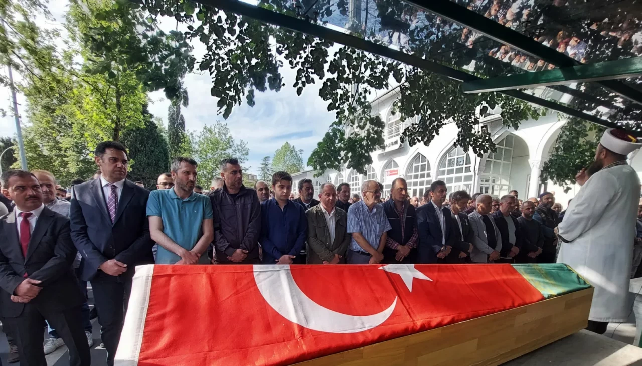 Lenf kanserine yenik düşen okul müdürüne son görev