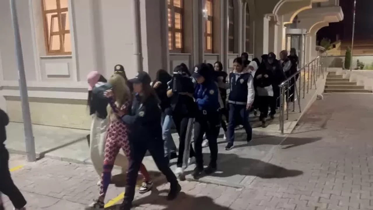 Konya'da masaj salonlarına fuhuş operasyonu: 74 kadın kurtarıldı