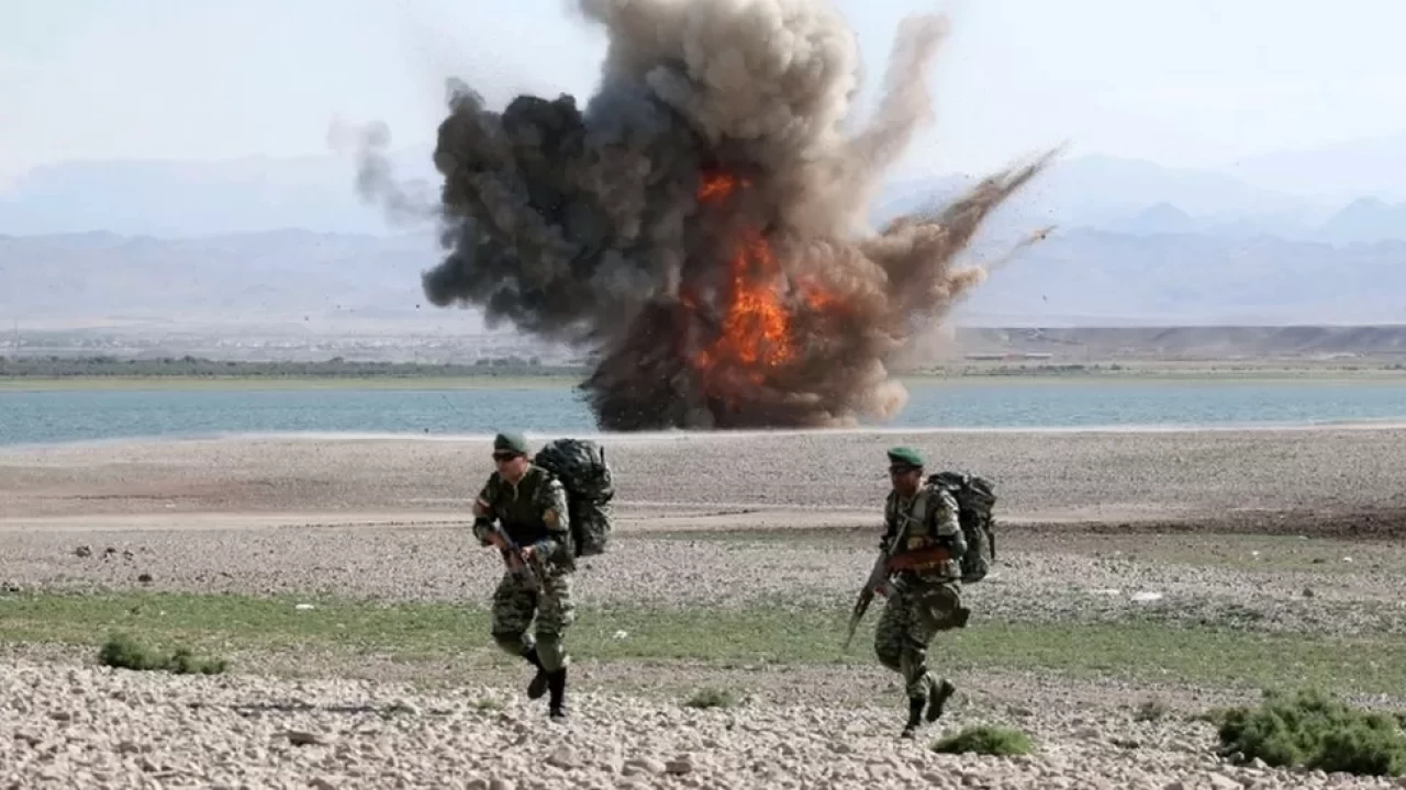 Azerbaycan ve İran'dan askeri tatbikat!