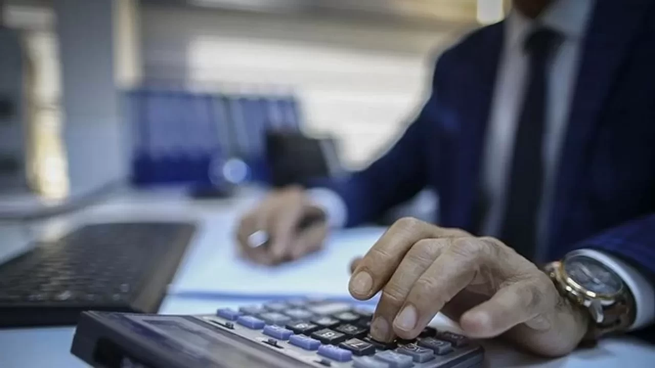 Memurlar dikkat! AYM o kararı iptal etti!