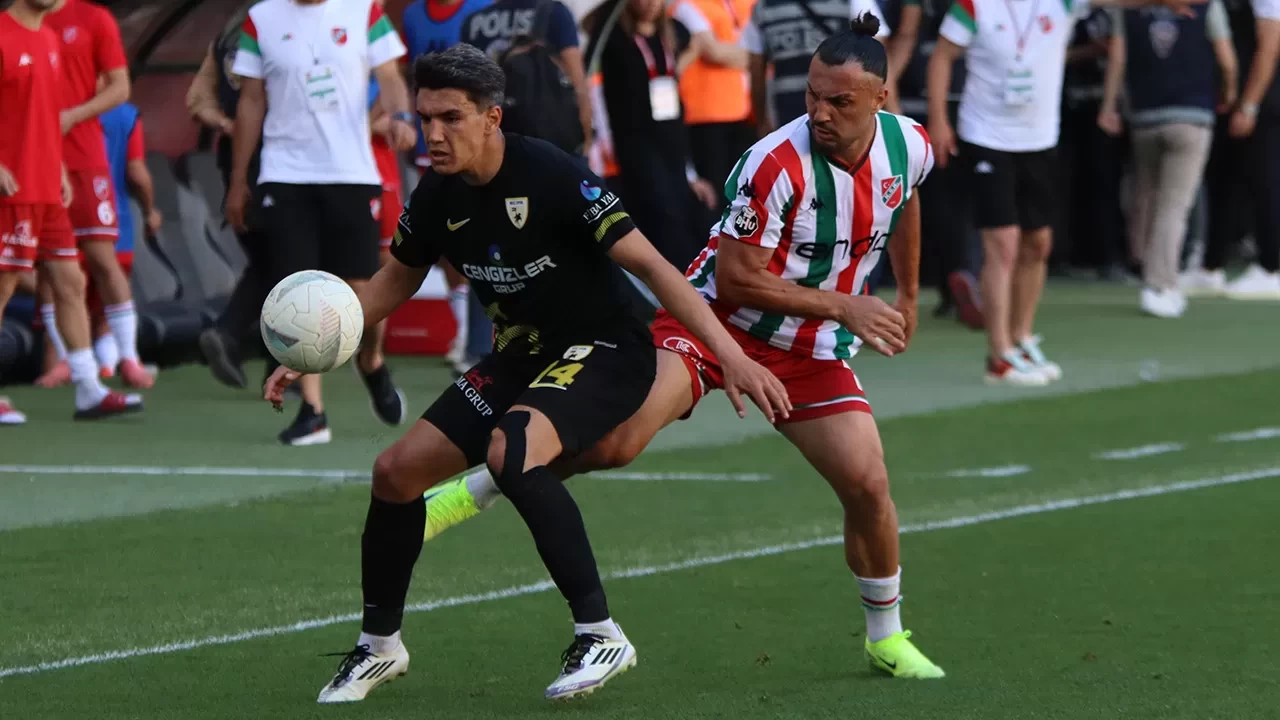 Karşıyaka yarı finalde elendi, Muşspor finale yükseldi | 3. Lig'de Karşıyaka 1-2 Muşspor