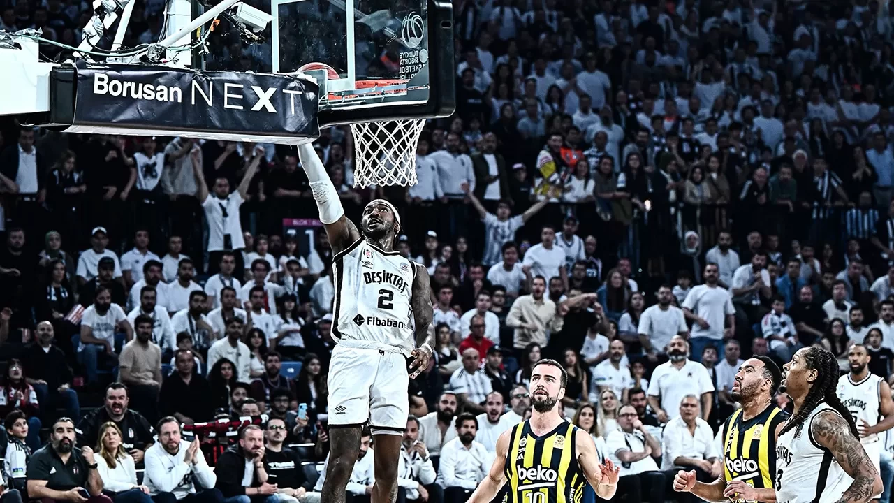 Beşiktaş potadaki derbide Fenerbahçe’yi mağlup etti | Maç Sonucu Beşiktaş  72-62 Fenerbahçe