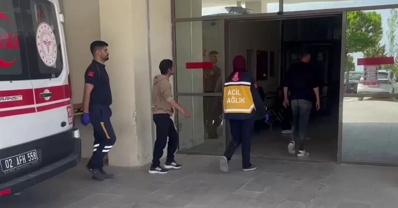 Adıyaman'da bıçaklı kavga: 3 yaralı!