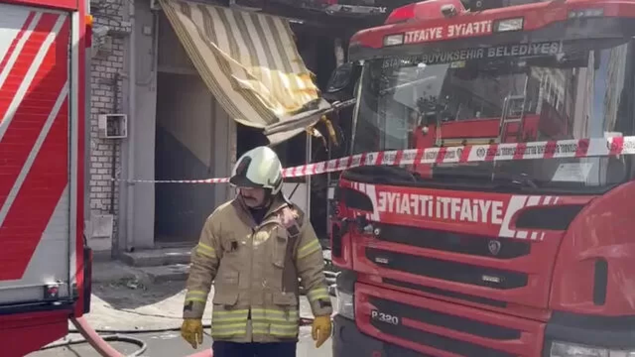 Kağıthane’deki tamirhanede çıkan yangında 1 kişi yaşamını yitirdi