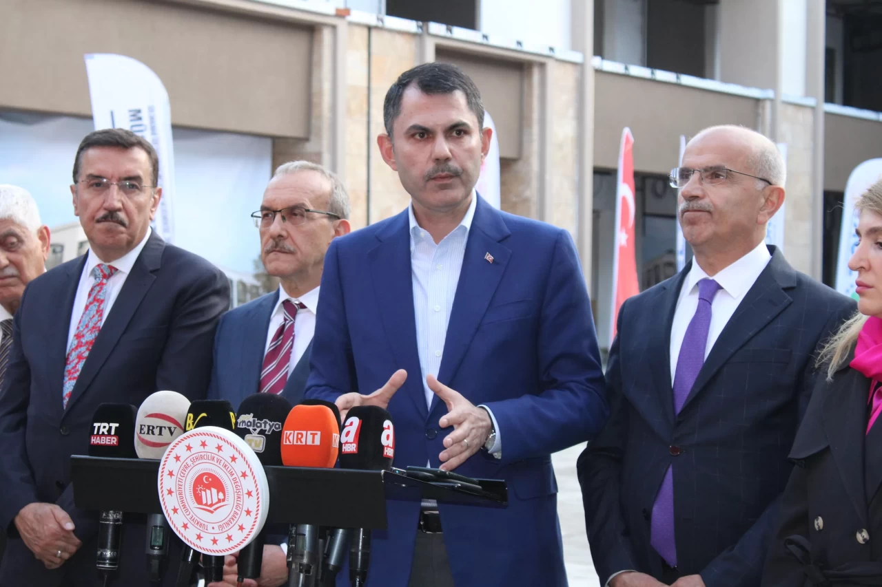 Murat Kurum’dan Özgür Özel’e sert mesaj: Gözlerindeki bandı çıkar