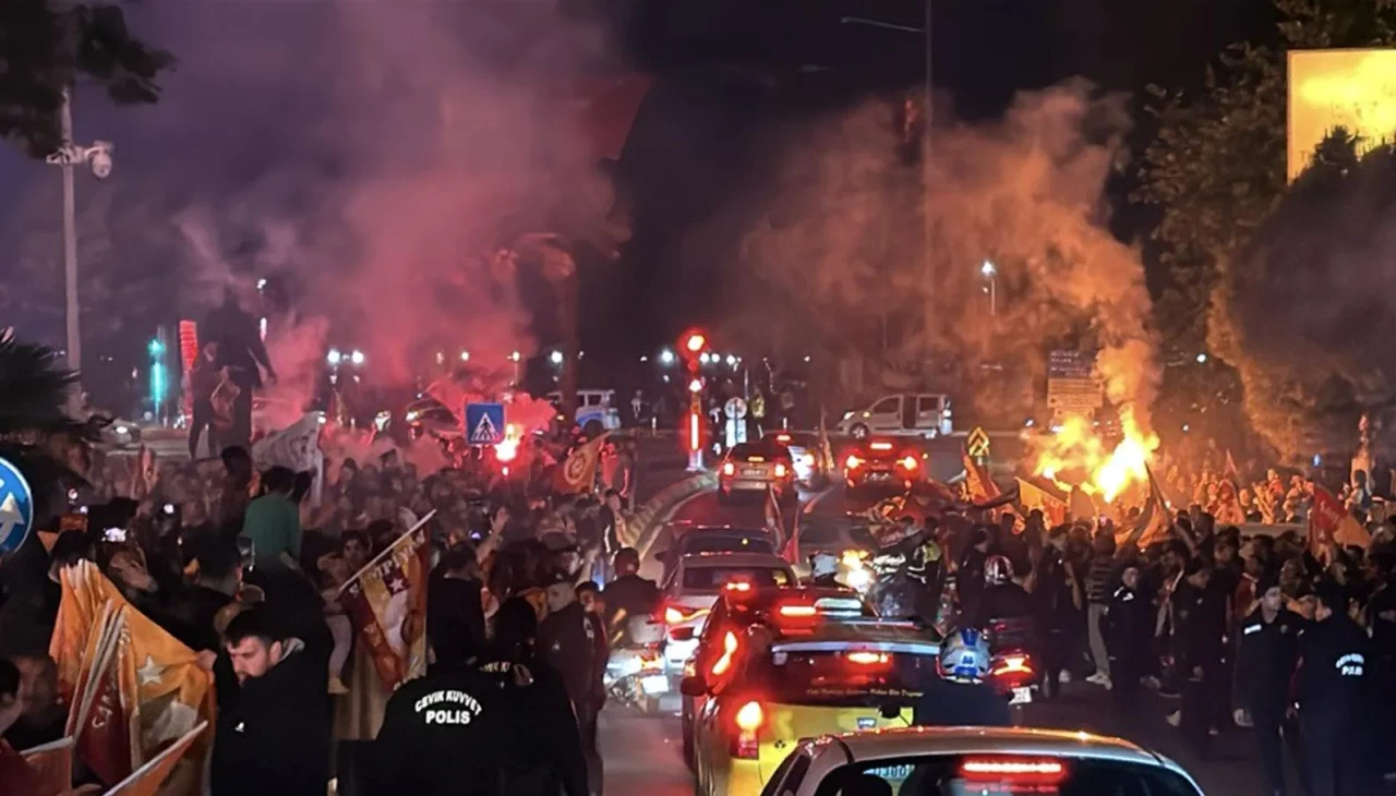 Trakya'da Galatasaray taraftarları şampiyonluğu kutladı