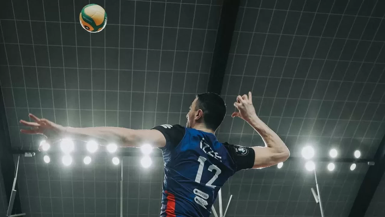 Halkbank, CEV Şampiyonlar Ligi Dörtlü Finali için geri sayımda | Yıldız oyuncu izzet Ünver’den maç öncesi değerlendirmeler