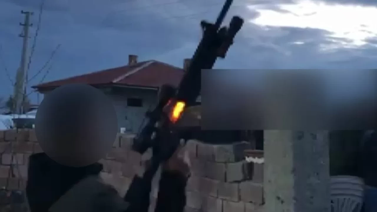 Aksaray’da silahlı maganda operasyonu: Evlerden cephanelik çıktı