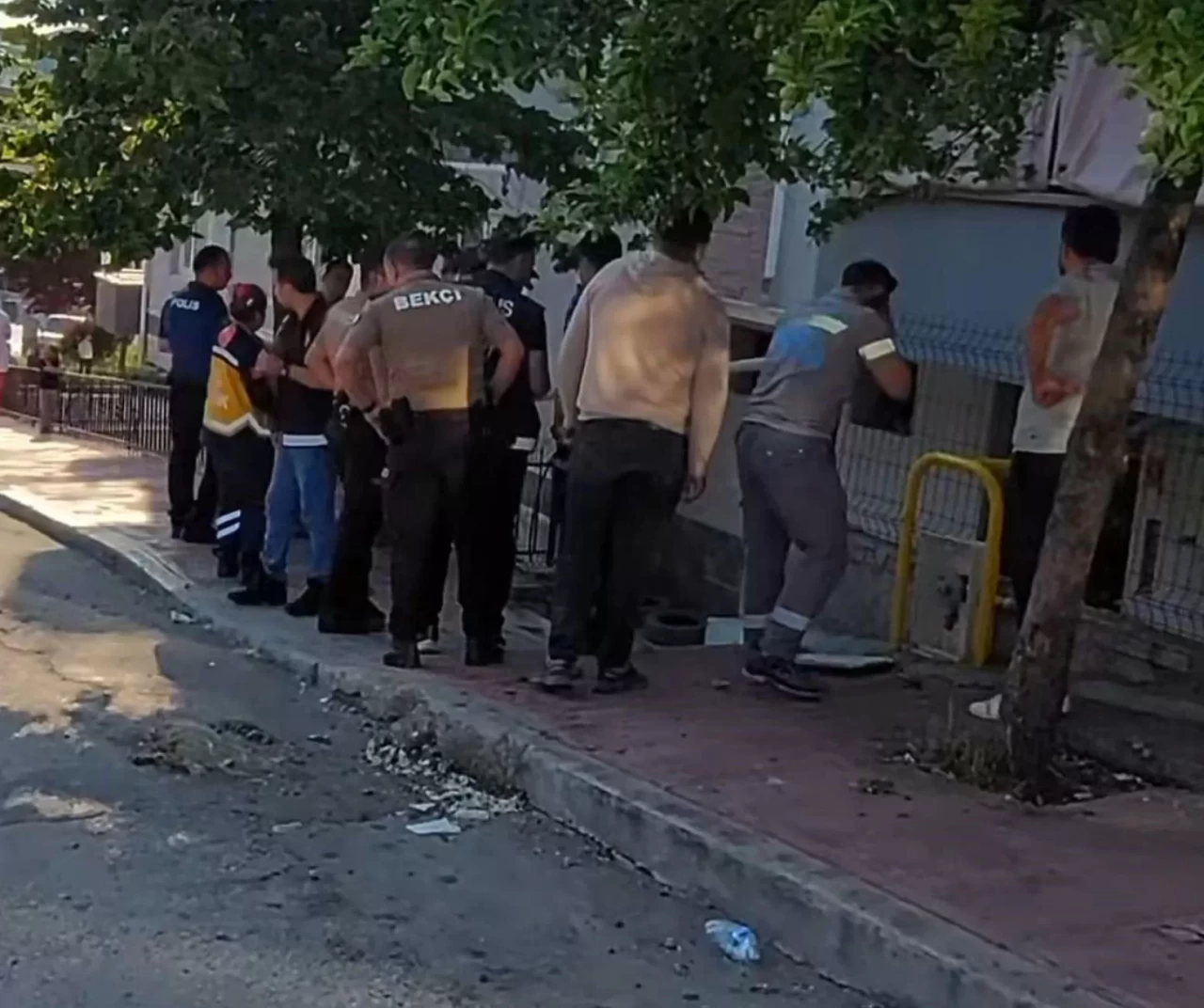 Evin mutfağında çıkan yangın paniğe neden oldu