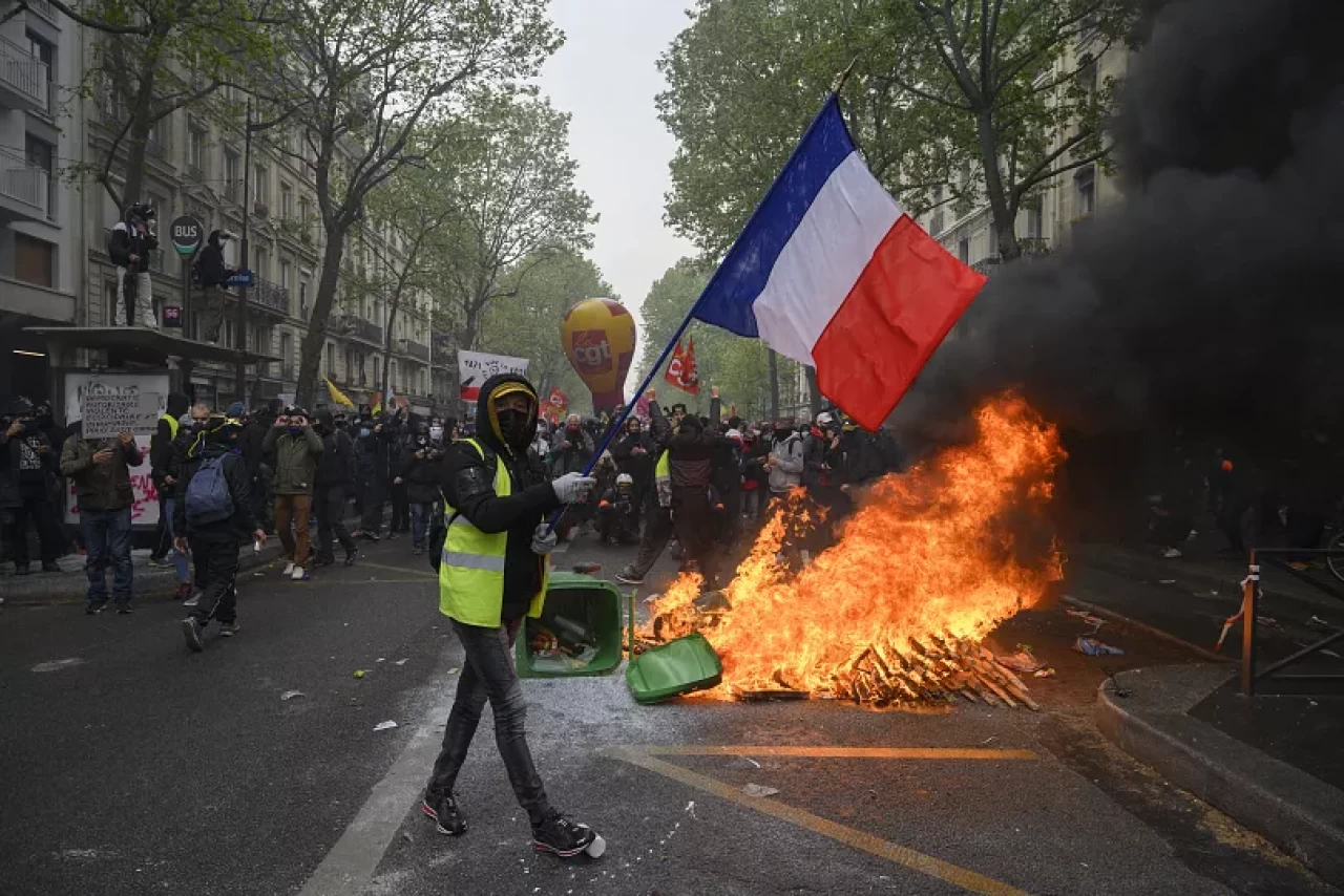 Fransız polisinden 1 Mayıs müdahalesi: 29 gözaltı