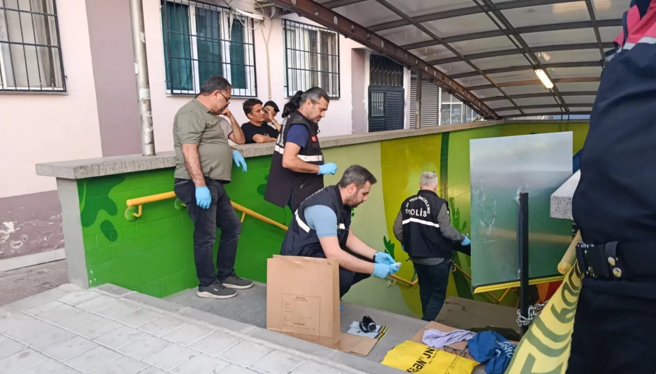 Adana’da kan donduran olay! Yardım çığlıkları yükseldi, alt geçit kana bulandı