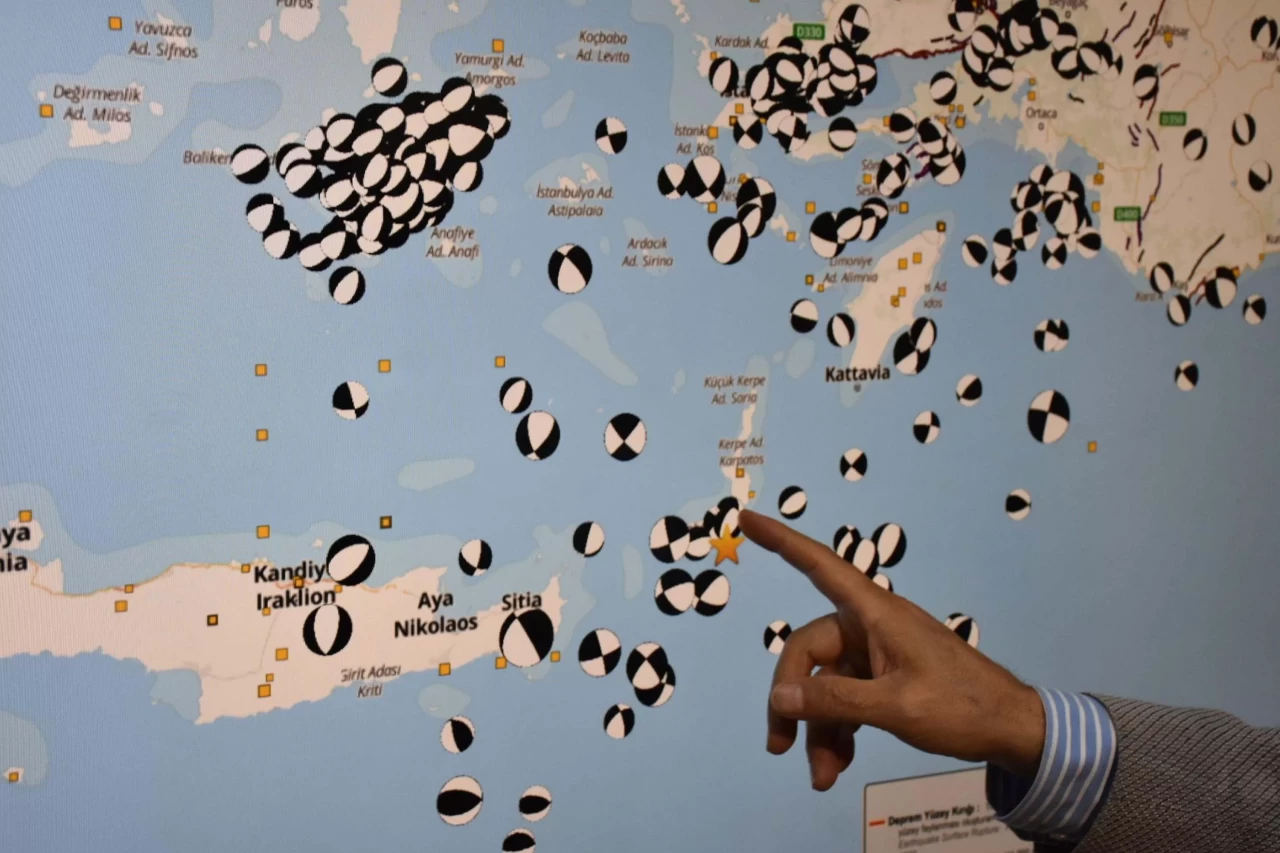 Uzman isim o bölgeyi işaret etti: Deprem fırtınası gelişebilir!