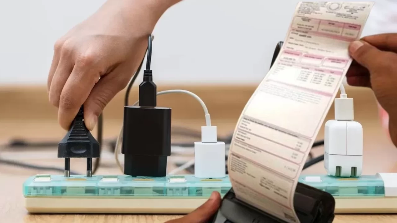 Bu cihazları prizde bırakmayın! Kapalı olsalar dahi elektrik faturasını şişiriyorlar