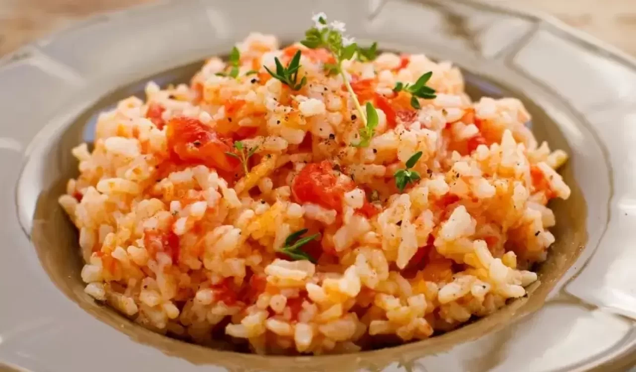 Domatesli Pilav Nasıl Yapılır? Lezzetli Bir Domatesli Pilav İçin Püf Noktaları