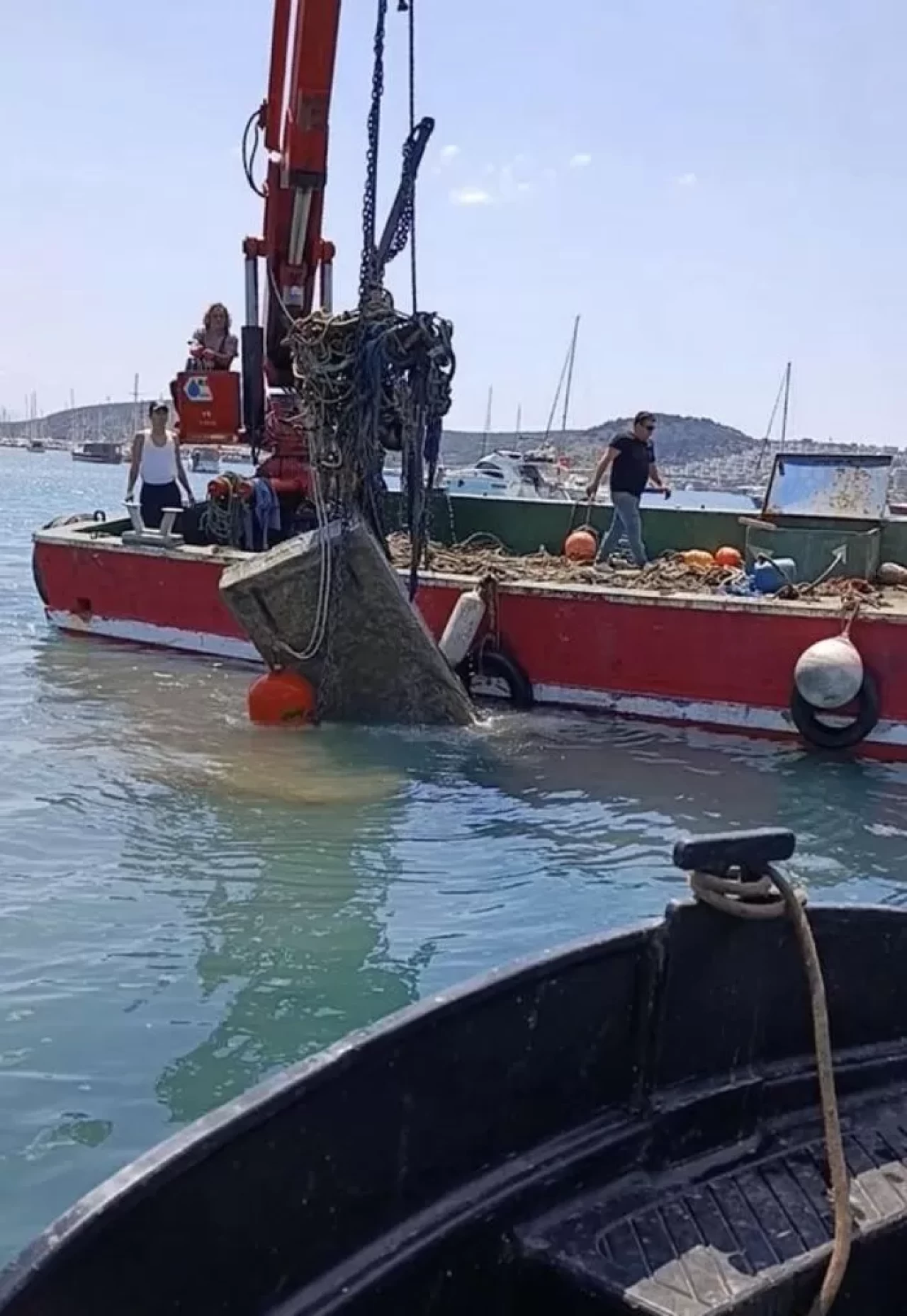 Bodrum Gümbet'te deniz temizliği: Yasa dışı tonozlara işlem