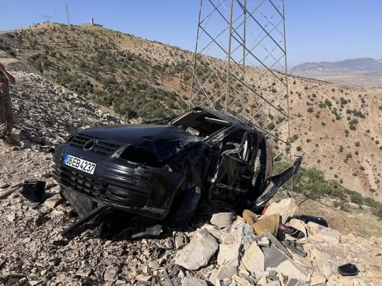 Şırnak'ta hafif ticari araç şarampole devrildi: 3 kişi öldü