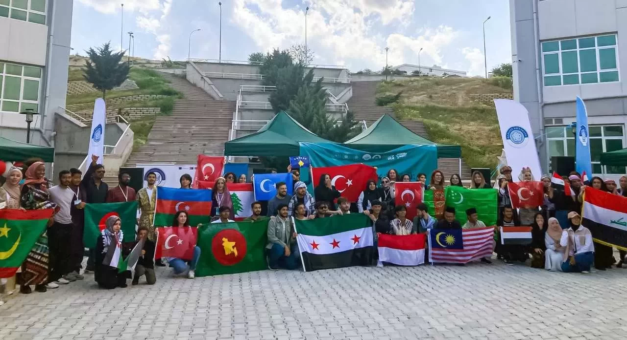 NEÜ'de farklı kültürler tanıtıldı, öğrenciler dostluk mesajı verdi