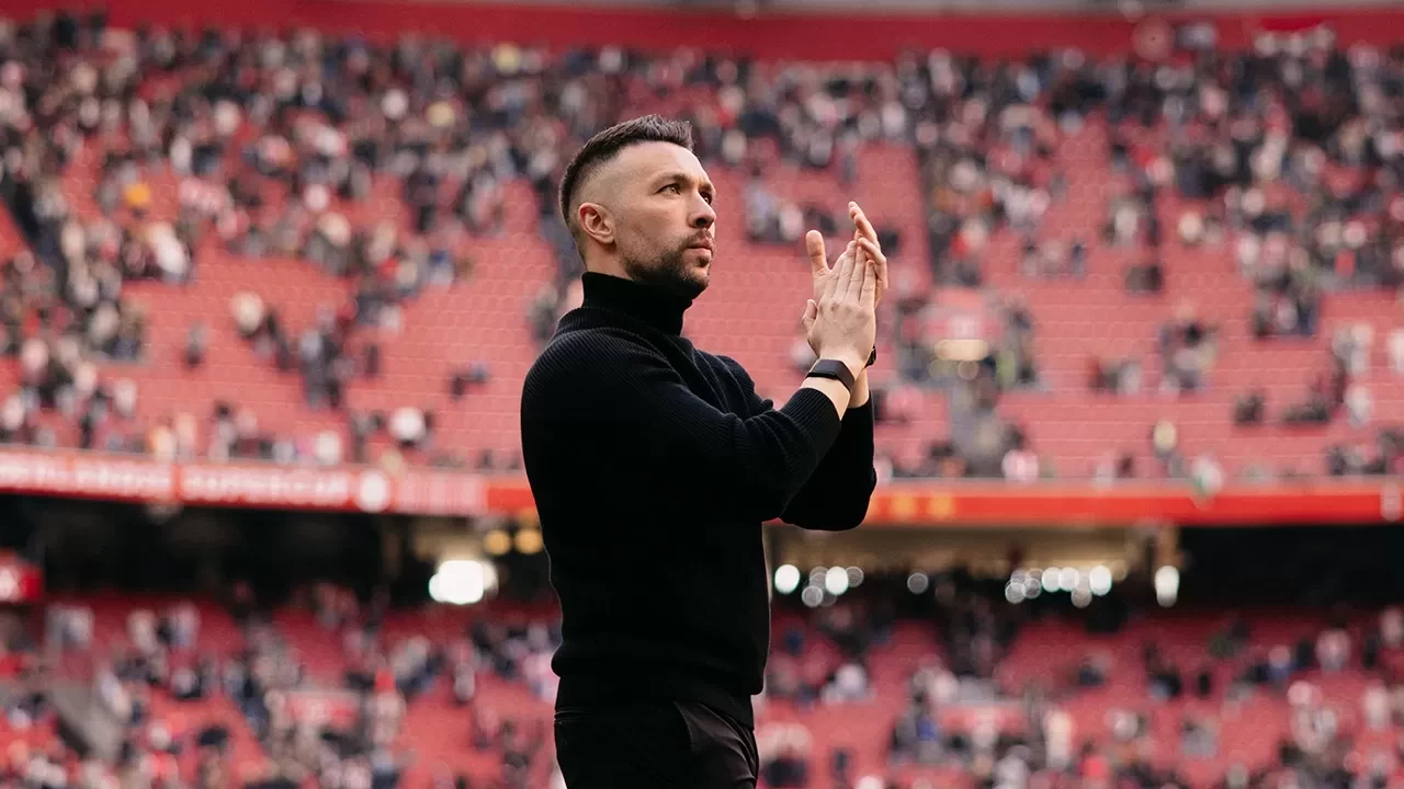 Ajax’ta Francesco Farioli dönemi sona erdi: Şampiyonluğu 1 puanla kaçırdı