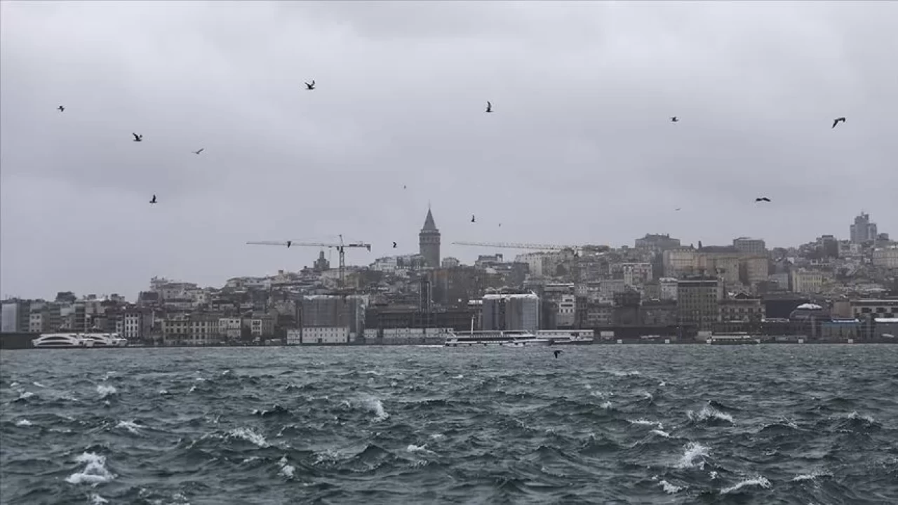 İstanbul'da sis etkisini gösteriyor
