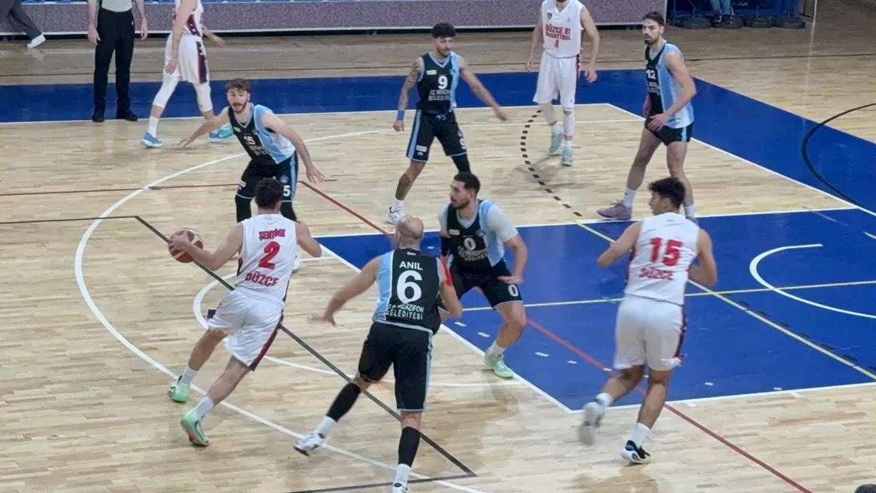 Merzifon Belediyespor deplasmanda kazandı | EBBL 2. Lig play-off Düzce 81 Basketbol 57-59 Merzifon Belediyespor