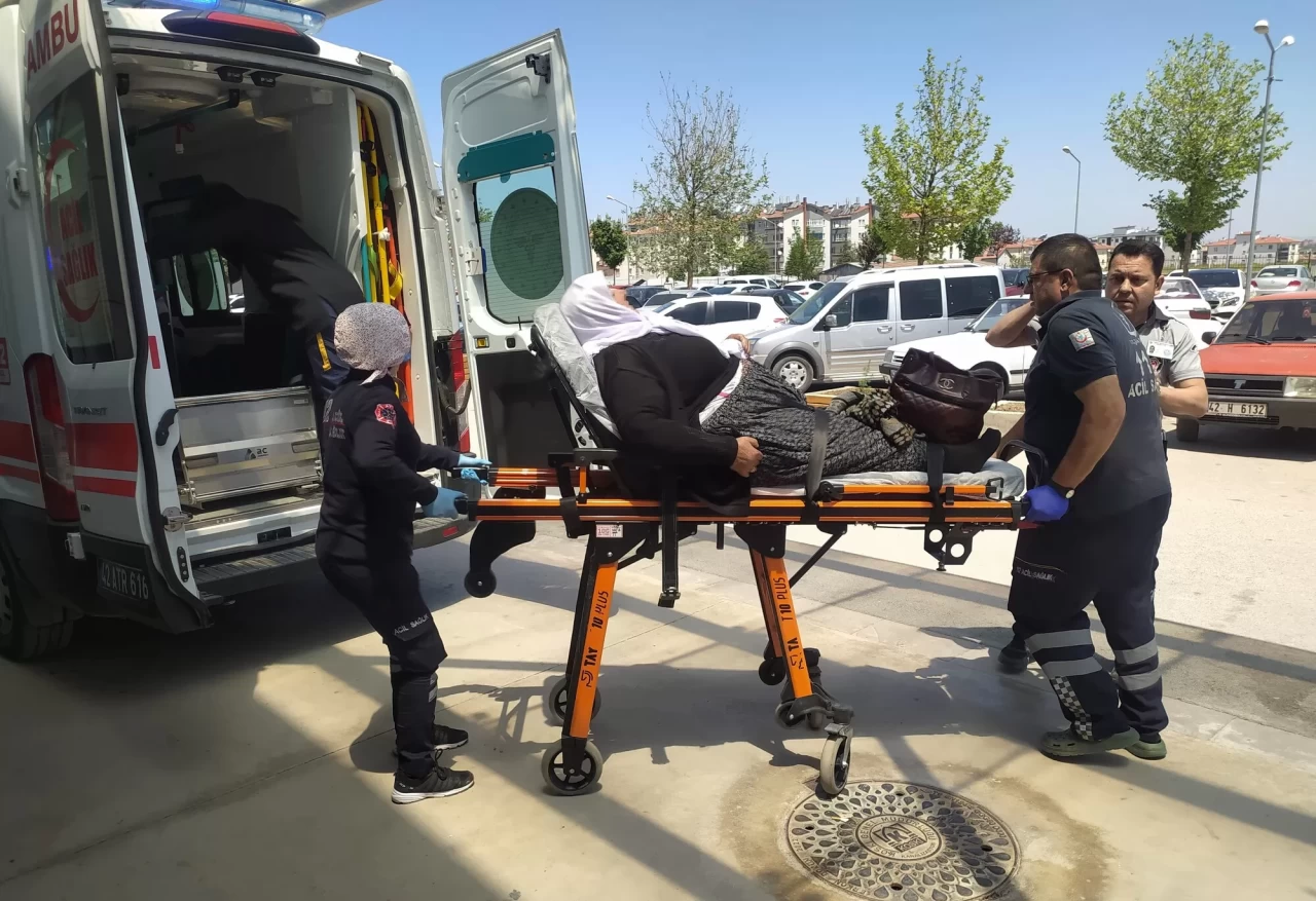 Konya'da meydana gelen iki ayrı trafik kazasında 3 kişi yaralandı