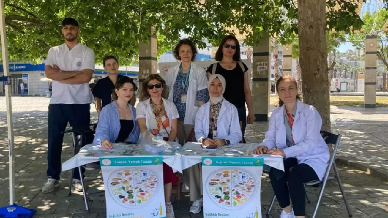 İzmir'de sağlıklı yaşam için boy ve kilo ölçümü uygulaması