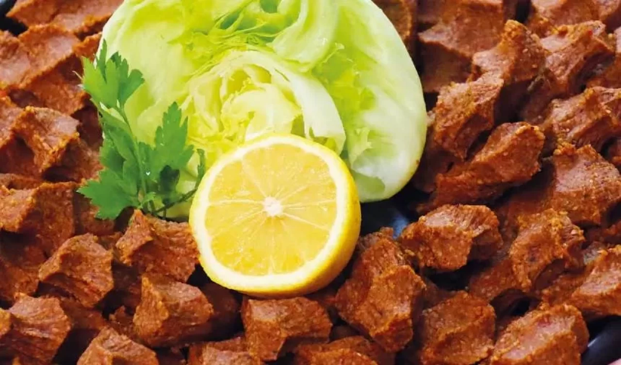 Yoğurmadan pratik çiğ köfte tarifi! 30 dakikada efsane lezzet