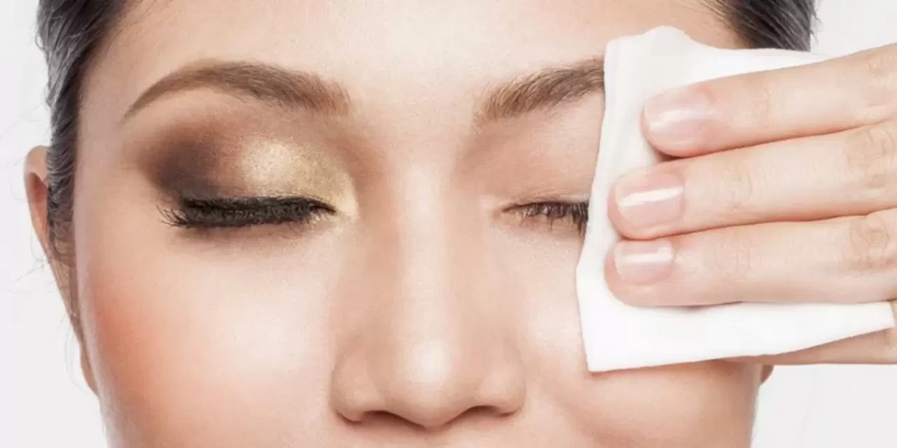 Makyajınızı Çıkarırken Dikkat Etmeniz Gereken 5 Önemli Nokta!