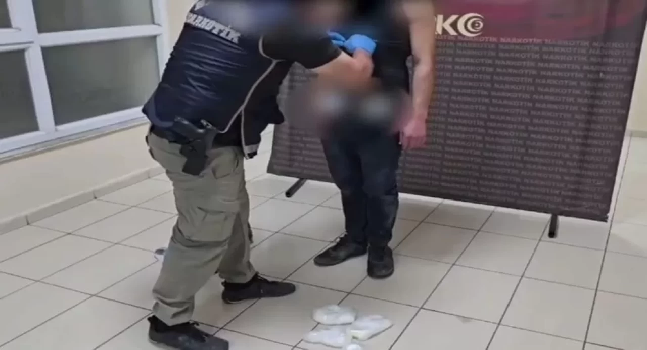 Batman'a hava ve kara yolu üzerinden uyuşturucu sokmaya çalışan 2 kişi tutuklandı