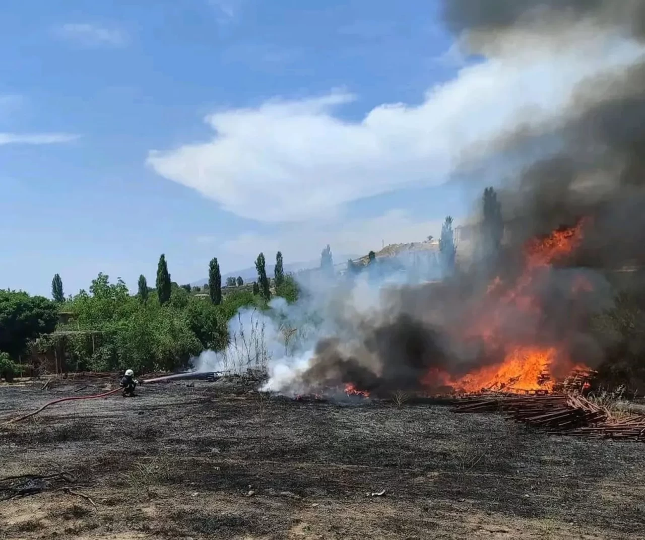Hatay’da korkutan bahçe yangını