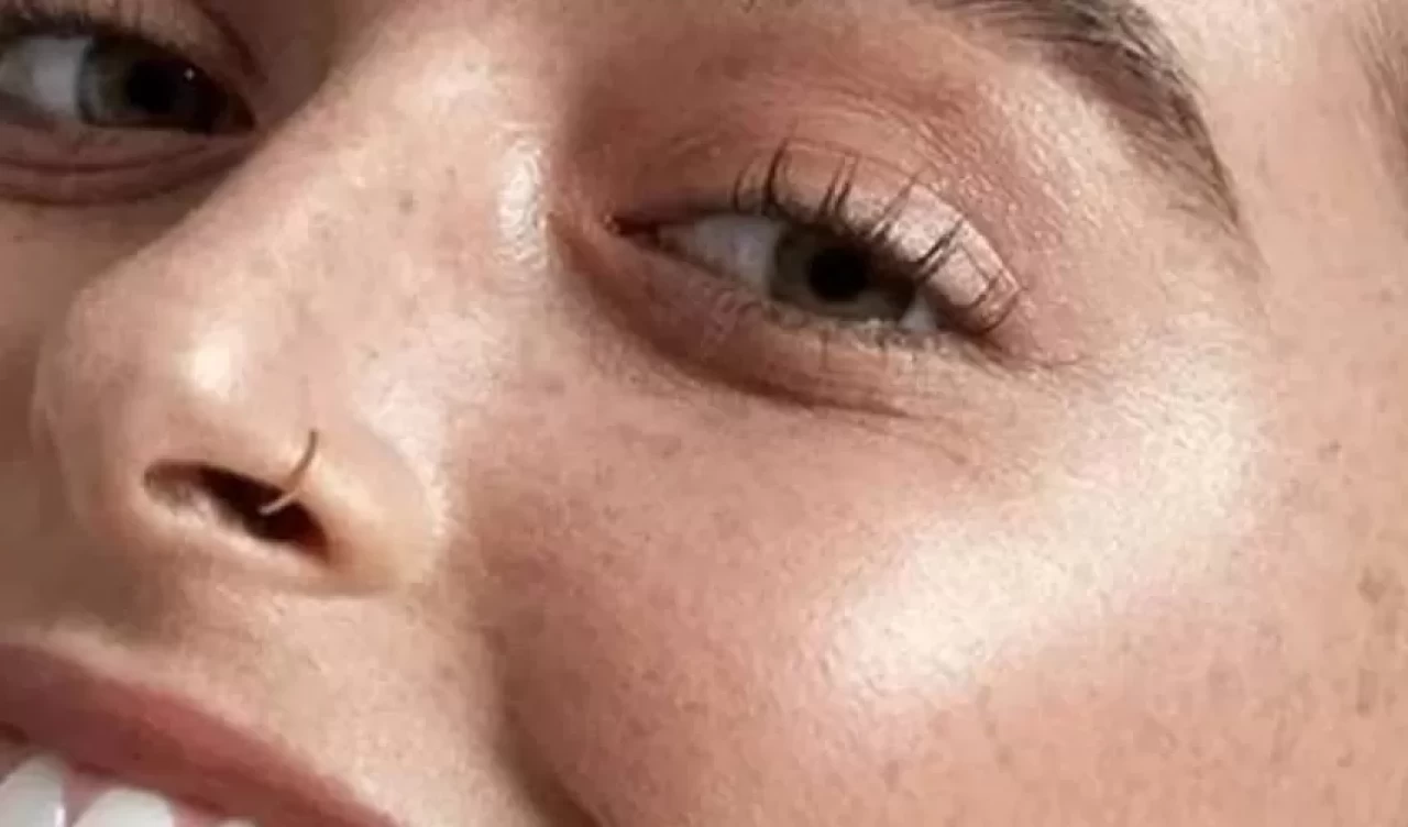 Doğal görünümlü makyajın sırları! 5 adımda ışıltılı bir cilt mümkün