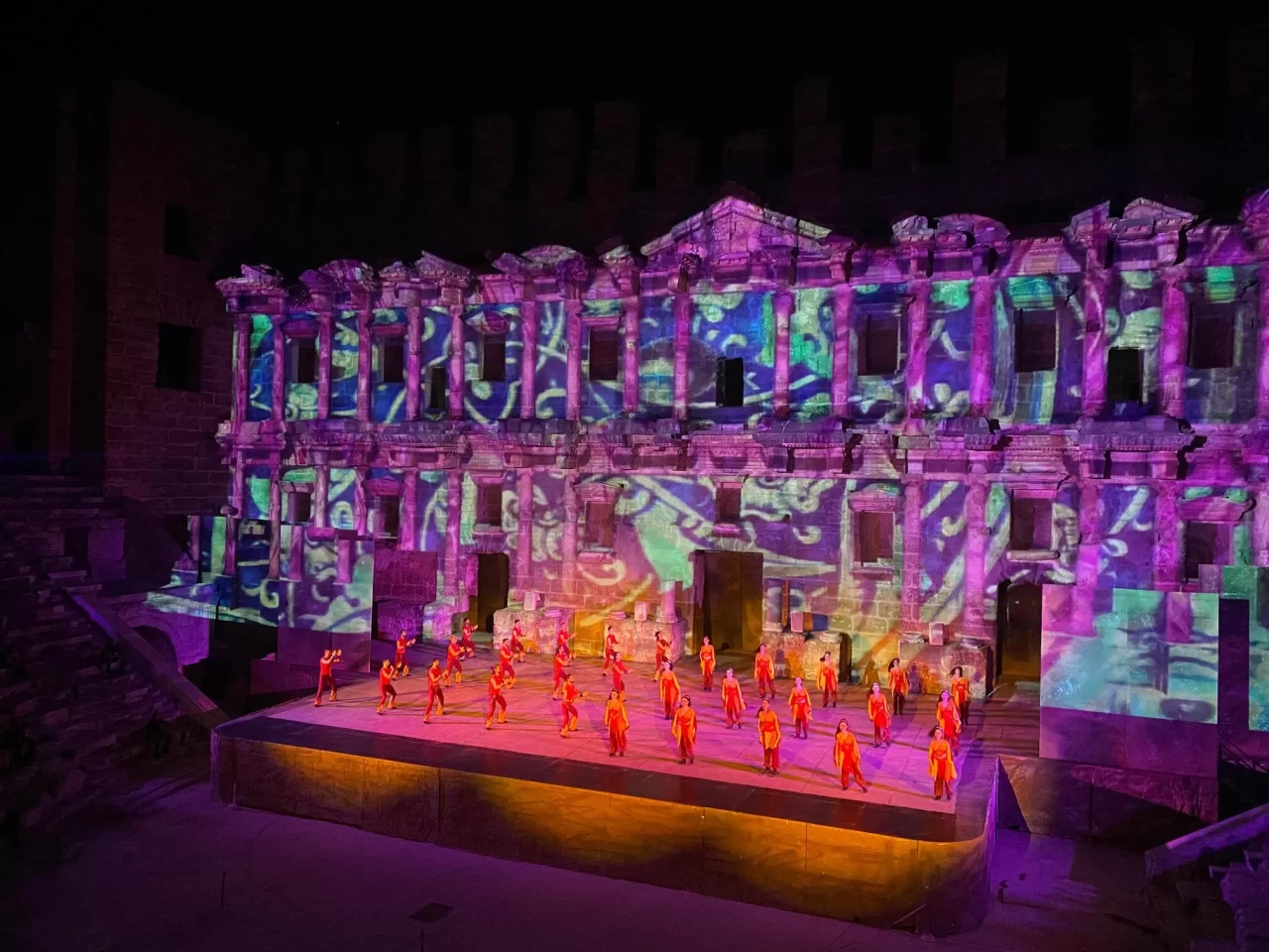 "Anadolu Ateşi" Aspendos'ta izleyiciyle buluştu