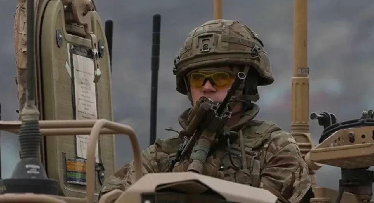 İngiltere'den İHA’lara karşı önlem! Askeri araçlara lazer silahı yerleştirilecek