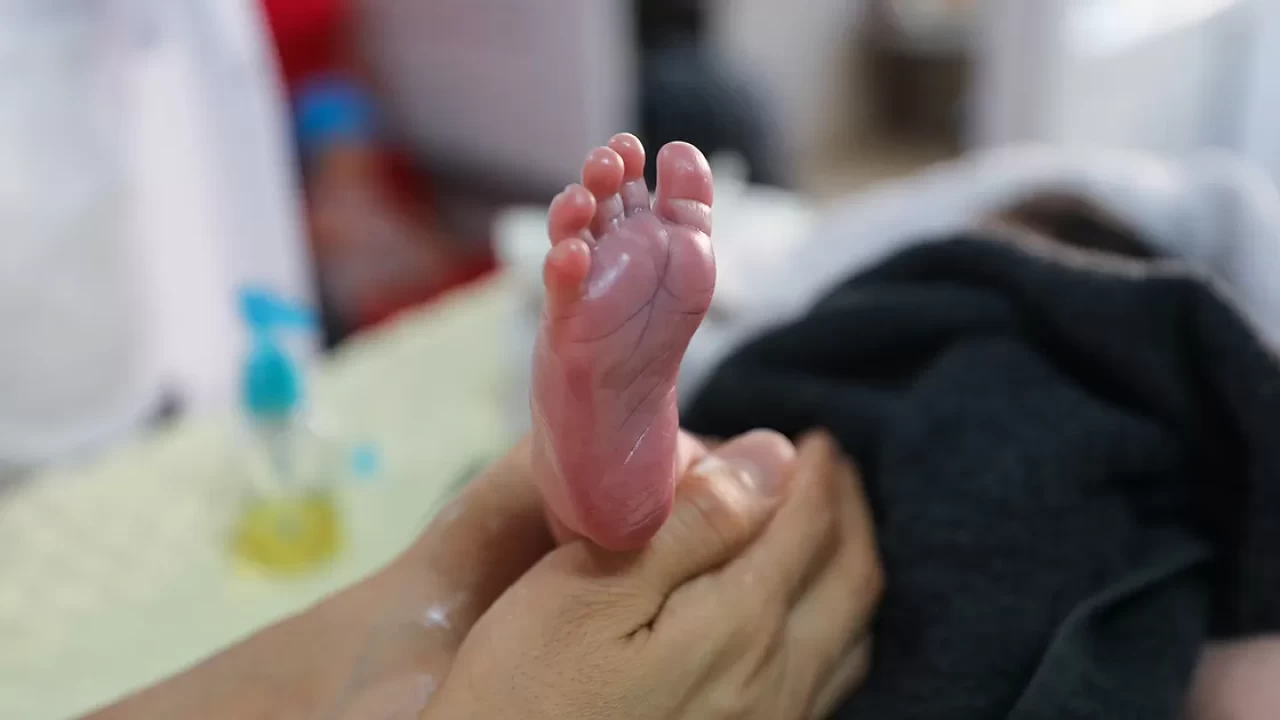 Kolik nedir? Bebeklerde gaz sancısına ne iyi gelir?