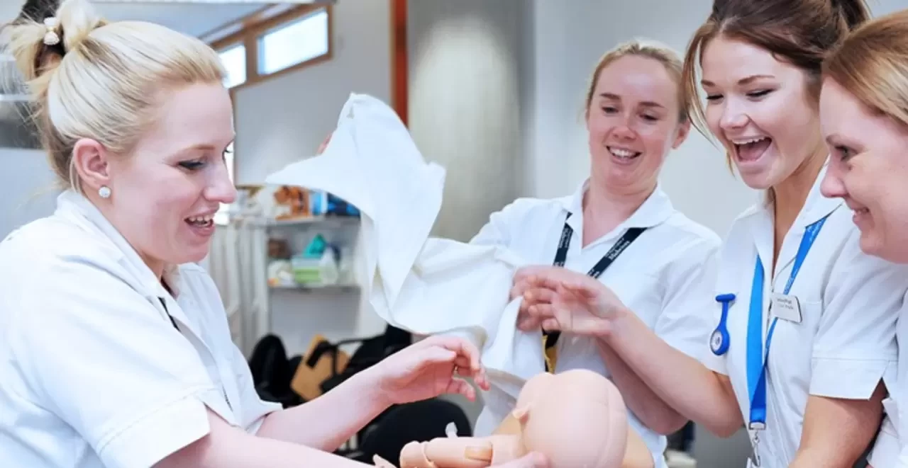 Ebe Nasıl Olunur? Ebe Olma Şartları Nelerdir?