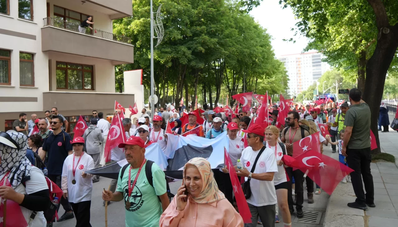 Kurtuluş Savaşı ruhu 95 kilometrelik yürüyüşle yaşatıldı