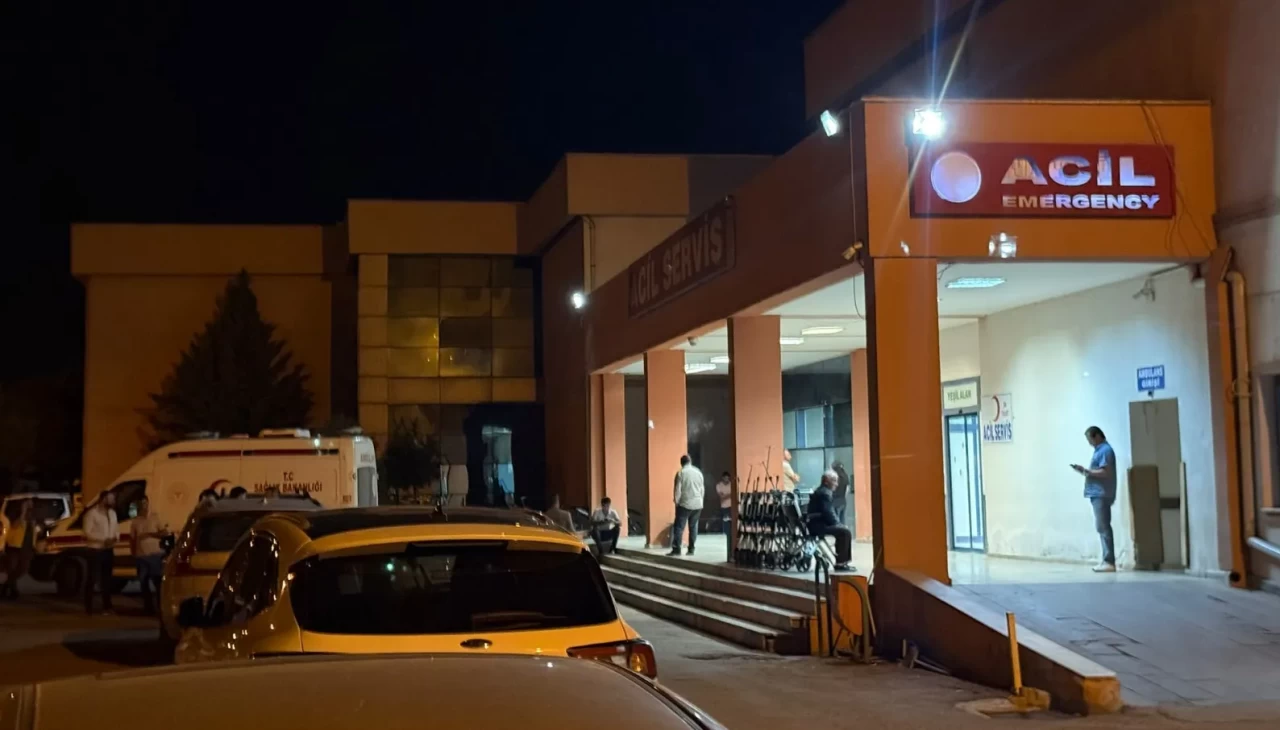 Iğdır'da acil servis doktoruna hasta yakınlarından saldırı: Beyaz kod verildi!