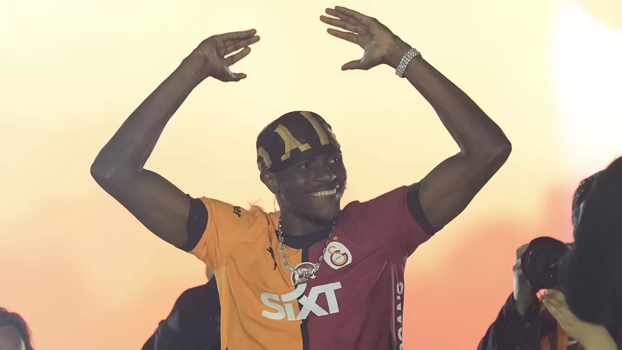 Victor Osimhen golleriyle Galatasaray'ı şampiyonluğa taşıdı