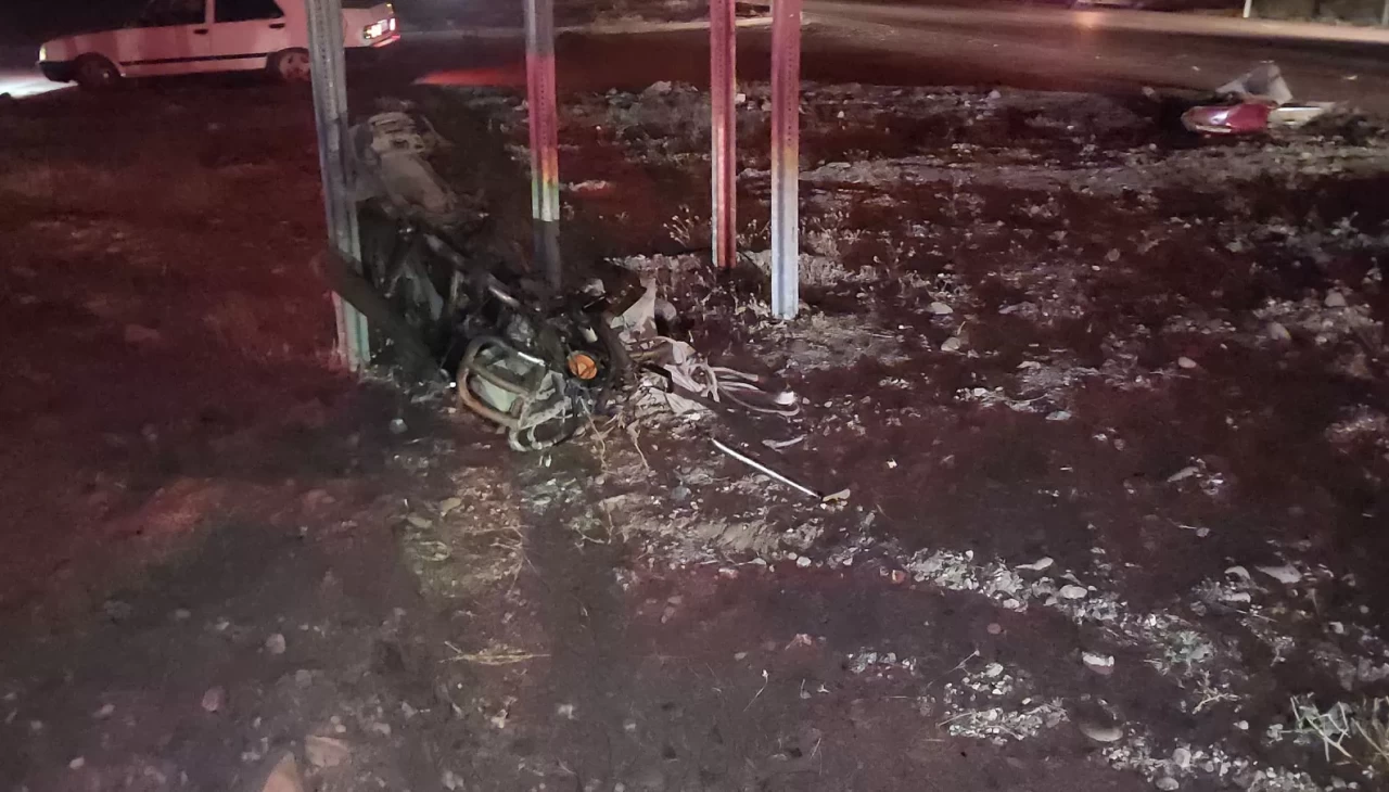 Ticari araçla çarpışan motosikletin sürücüsü öldü