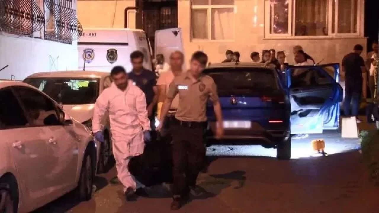 Fatih’te otomobile ateş açıldı, araçta bulunan kişi hayatını kaybetti