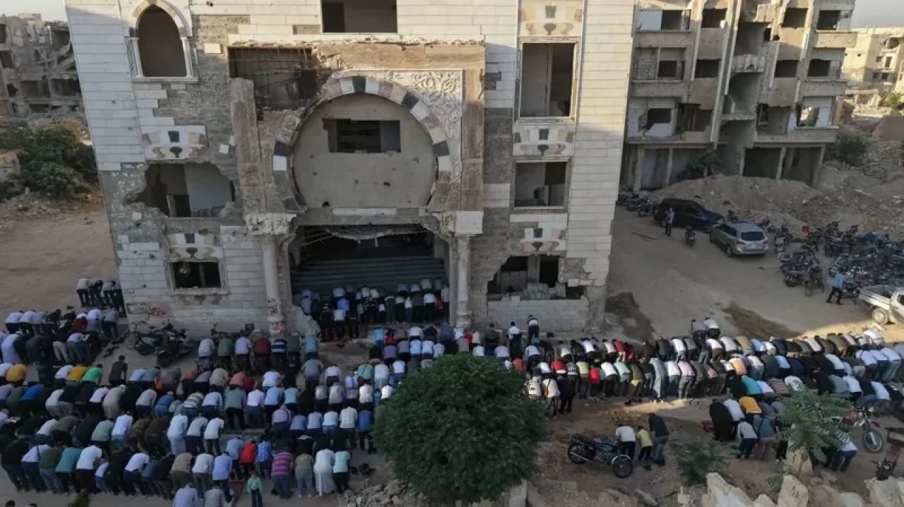 Suriye, yıllar sonra ilk kez özgürce saf tuttu