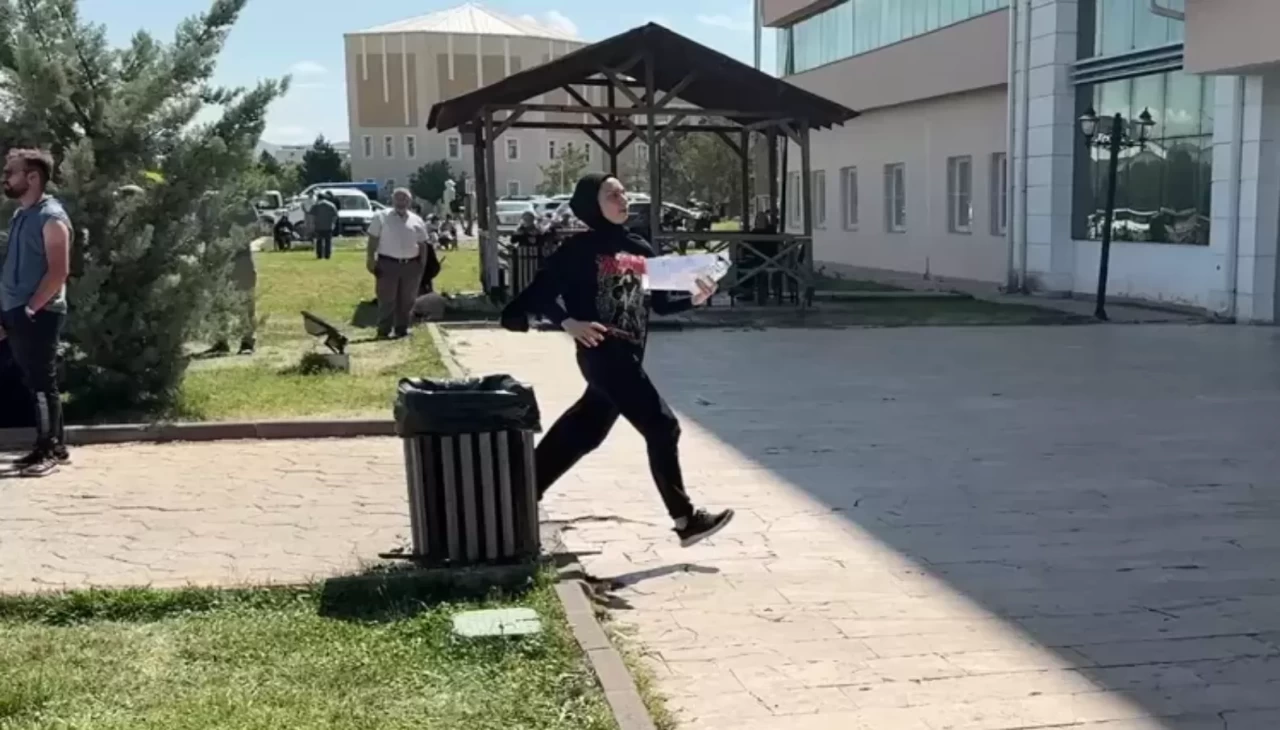 Yanlış sınav giriş belgesiyle gelince sınava alınmadı