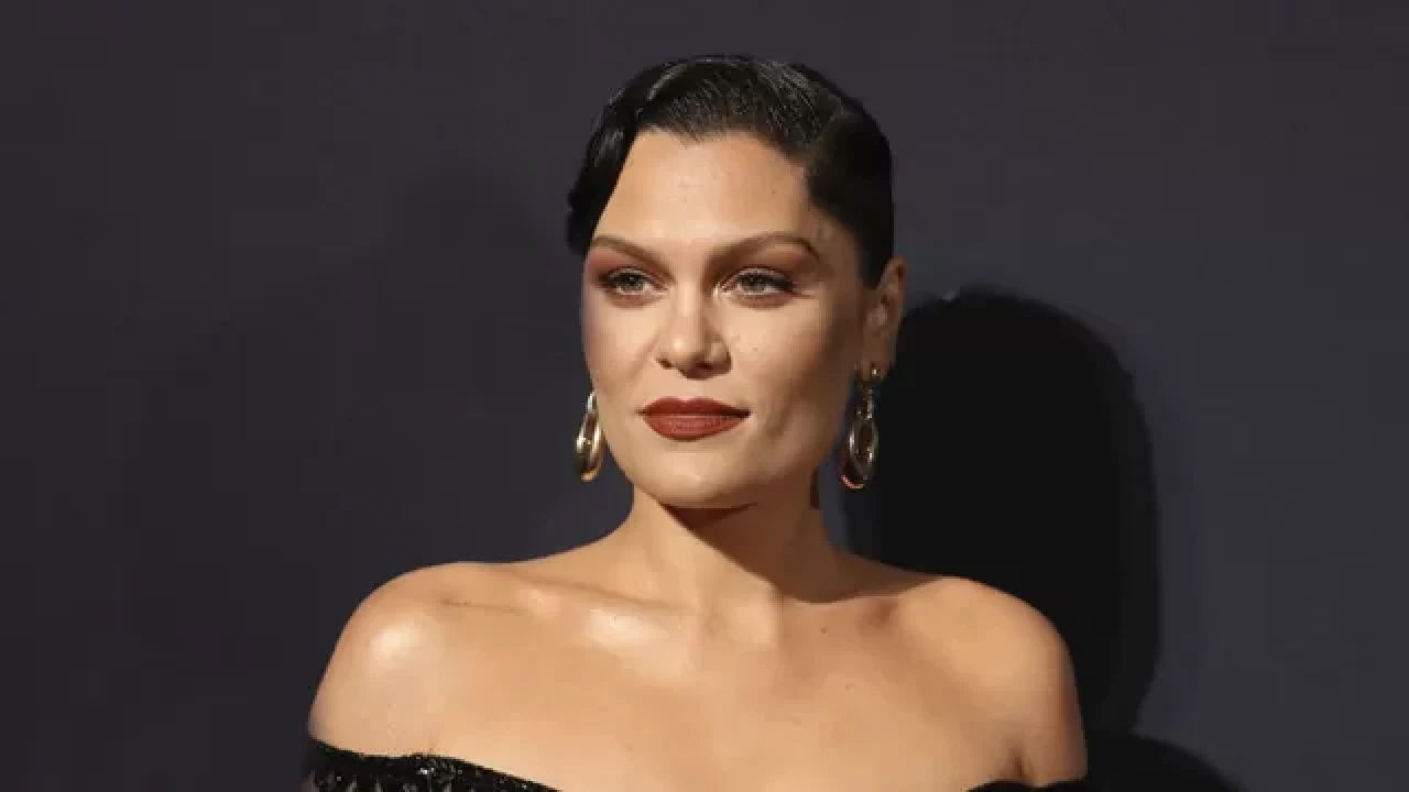 Dünyaca ünlü şarkıcı Jessie J, hastalığı nedeniyle müziğe ara verdi